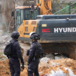 الاحتلال يوزع قرارات هدم على المنازل في العيسوية