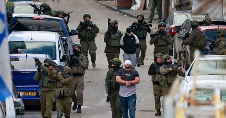 الاحتلال يطلق سراح 18 فلسطيني من غزة