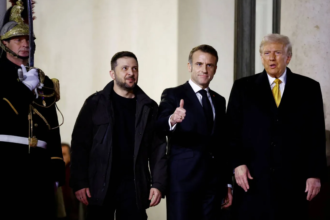 محادثات ثلاثية بين ترمب وزيلينسكي وماكرون في باريس