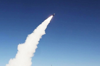 أمريكا تتصدى لهجوم حوثي على سفنها في خليج عدن