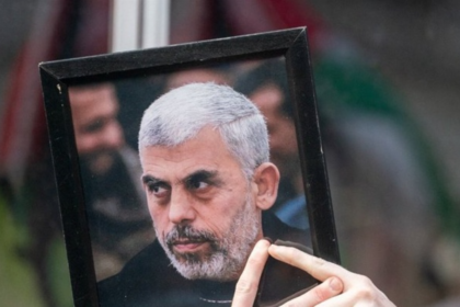 طهران تتراجع عن قرار تسمية شارع باسم يحيى السنوار