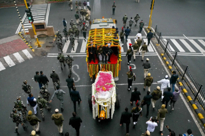 جنازة رسمية في الهند لمانموهان سينغ