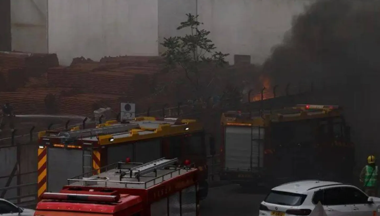 مصرع 8 أشخاص وإصابة 15 آخرين في حريق بسوق في شمال الصين