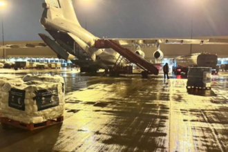 الطائرة الإغاثية السعودية السابعة تصل إلى مطار دمشق