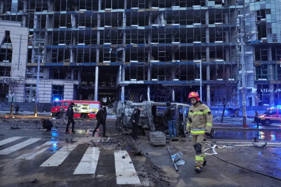 تكثيف الغارات المتبادلة بين روسيا وأوكرانيا