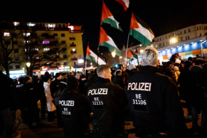 اعتقال 12 شخص في ألمانيا خلال مسيرة مؤيدة للفلسطينيين