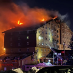 مصرع 10 أشخاص وإصابة 32 آخرين في حريق بفندق شمال غرب تركيا