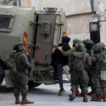 اعتقال 22 مواطن فلسطيني في الضفة الغربية