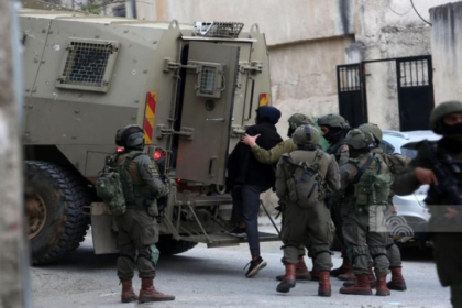اعتقال 22 مواطن فلسطيني في الضفة الغربية
