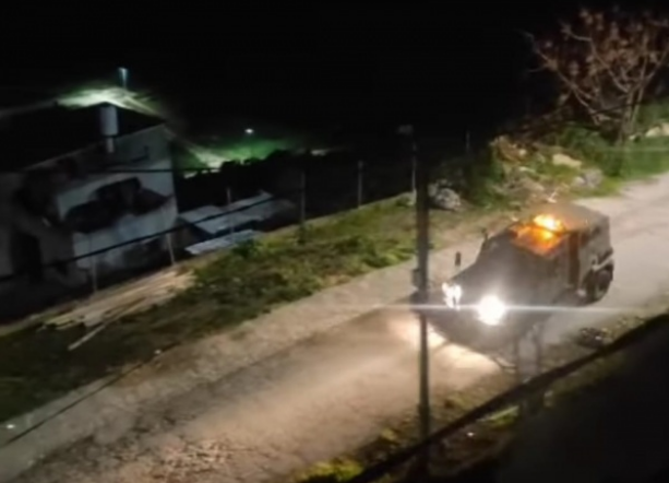 اعتقال مواطنة من بلدة بيت عوا