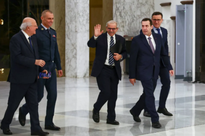 الحكومة اللبنانية تعقد أولى جلساتها في بعبدا