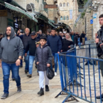 إسرائيل تدرس إمكانية تقييد الصلاة في الأقصى خلال شهر رمضان