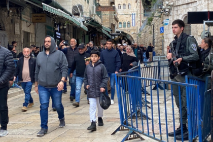 إسرائيل تدرس إمكانية تقييد الصلاة في الأقصى خلال شهر رمضان