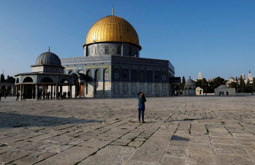 بن غفير يقود مئات المستوطنين لاقتحام المسجد الأقصى